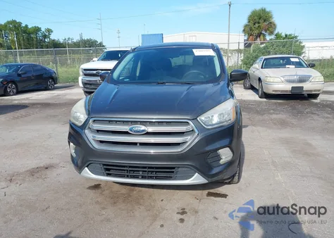 2017 Ford Escape Se z USA, uszkodzony, nr VIN 1FMCU9GDXHUE49247